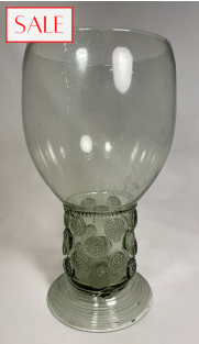 XL Roemer glass, antique style. XL Roemer glas, antieke stijl.