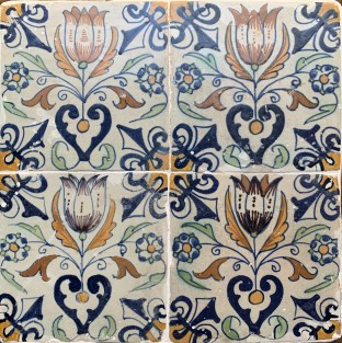 Tegelveld van vier tegels met tulp ca. 1625/ Compilation of four antique tiles with the tulip ca. 1625
