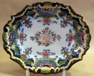 Oval decorative plate Makkum Tichelaar