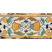 Rand tegels met een bloem ca 1600-1610-20