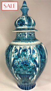 Vase with lid, Royal Delft. Dekselvaas, De Porceleyne Fles.