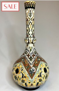 Antique vase, richly decorated, Rozenburg. Antieke vaas, rijkelijk versierd, Rozenburg.