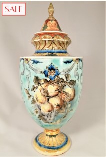 Antique vase with lid, Rozenburg. Antieke dekselvaas, Rozenburg.