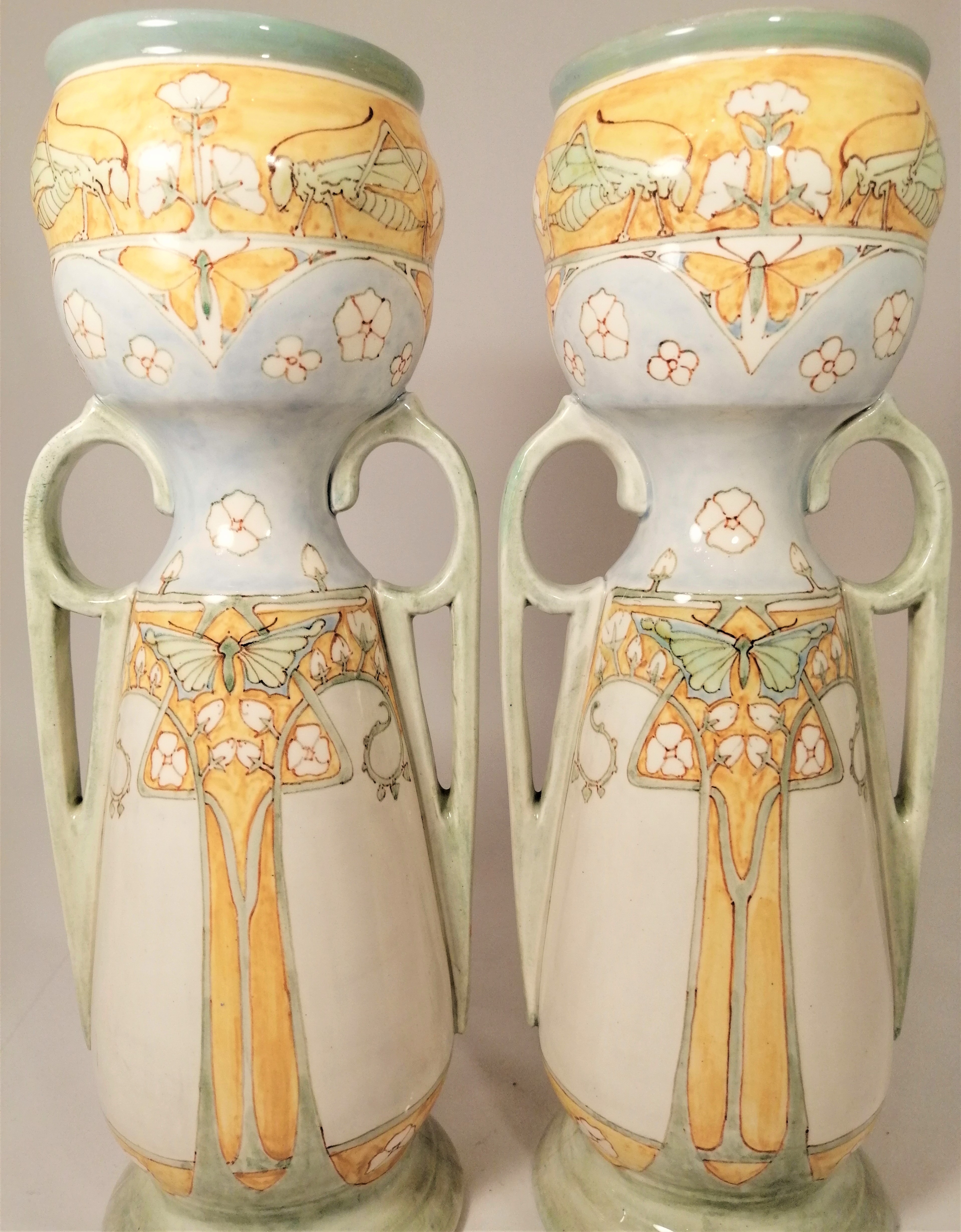 het dossier Kiezen grip Set of two large vases, Holland Utrecht. Set van twee grote vazen, Holland  Utrecht. - Online shop