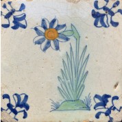 Kleine tegel met grote bloem ca. 1620-20